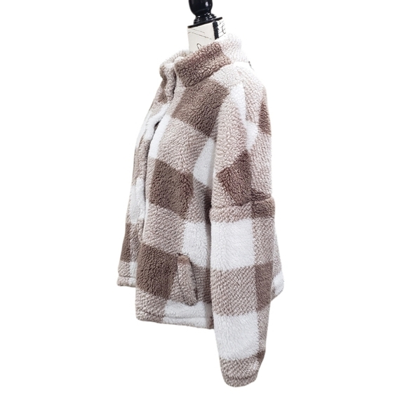 ANDTHEWHY Plaid Oversized Cozy Sherpa Jacket - Picture 3 of 8